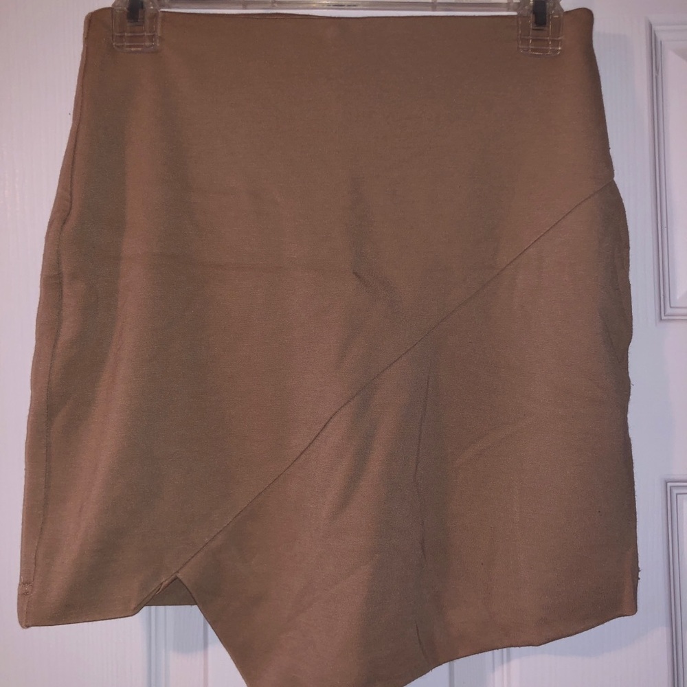 Tobi small tan skirt